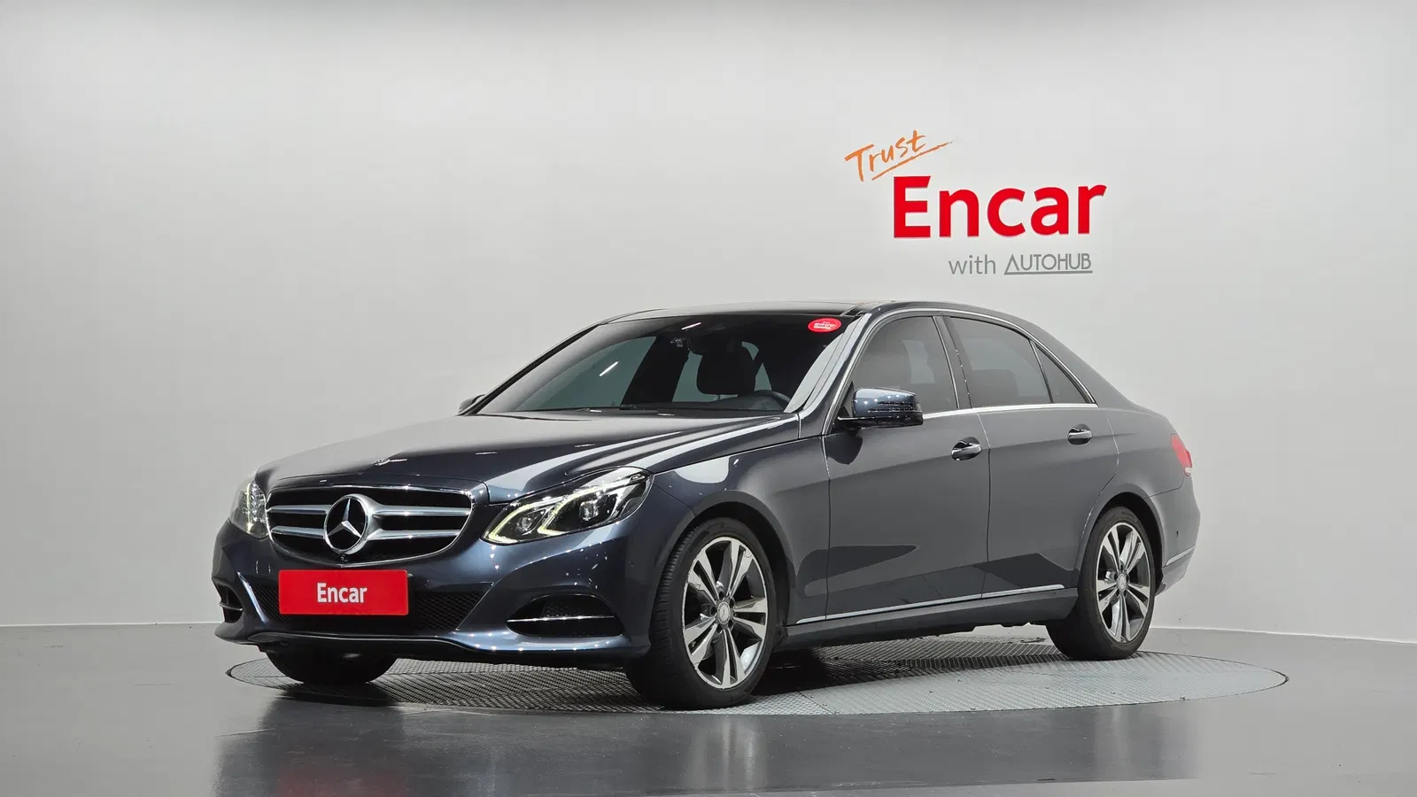 Mercedes-Benz Classe E E300 4MATIC Avantgarde (W212) 2016 — photo 1 sur 20