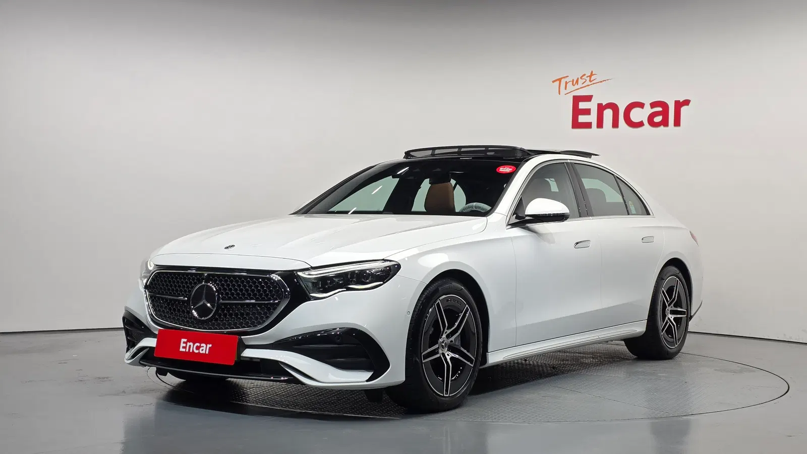 Mercedes-Benz Classe E AMG Line · E300 4MATIC (W214) 2026 — photo 1 sur 32