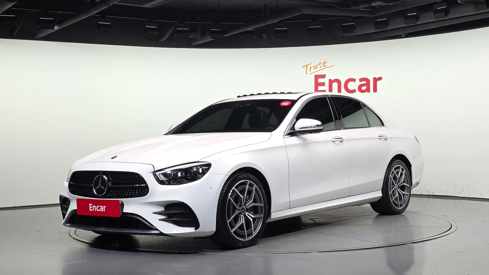 Mercedes-Benz Classe E AMG Line · E220d 4MATIC (W213) 2021 — photo 1 sur 34