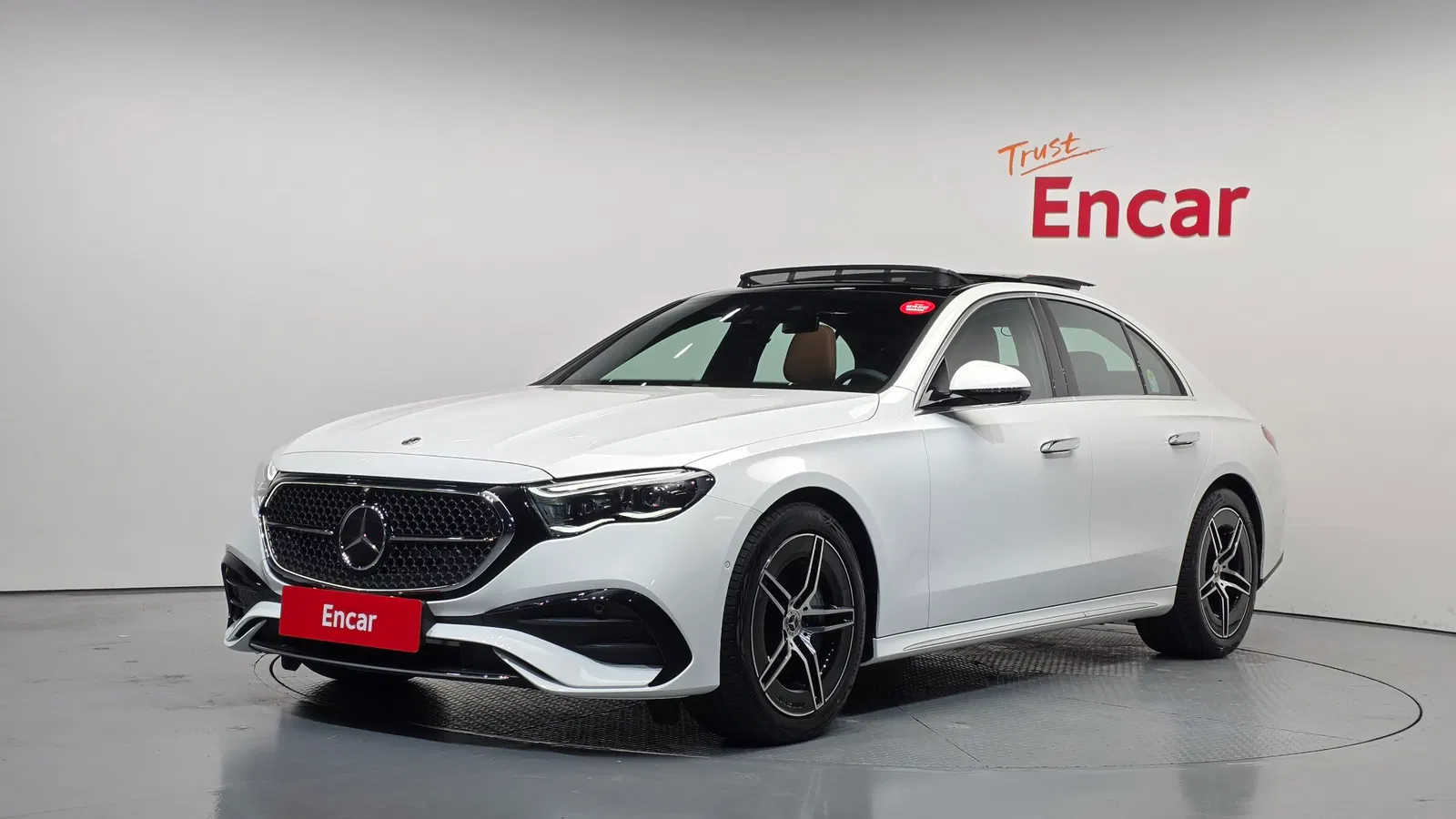 Mercedes-Benz Classe E AMG Line · E300 4MATIC (W214) 2026 — photo 1 sur 32
