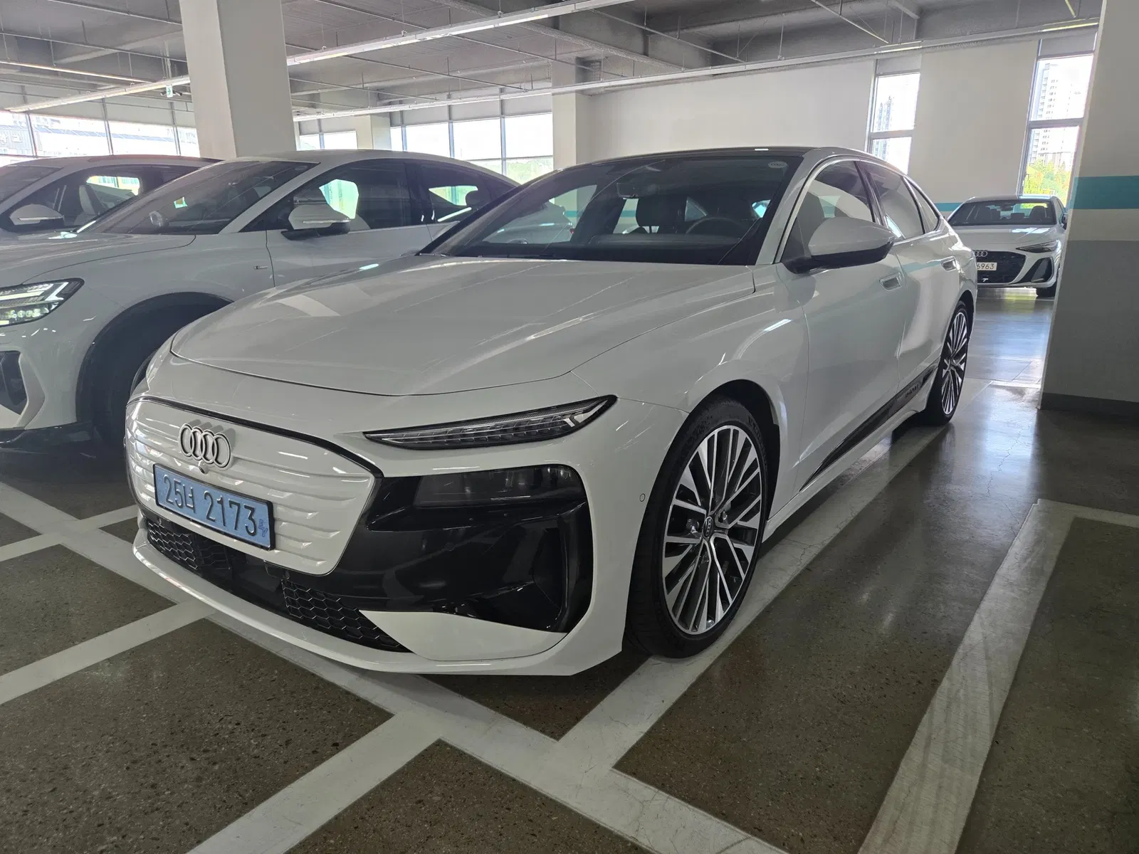 Audi A6 e-tron Performance Advanced 2025 — photo 1 sur 24