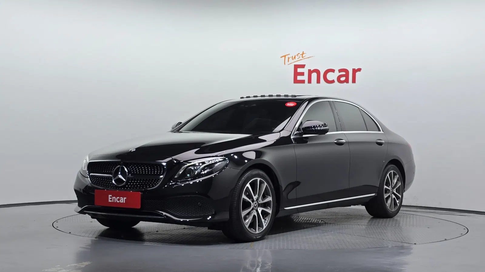 Mercedes-Benz Classe E E300 4MATIC Avantgarde (W213) 2019 — photo 1 sur 34