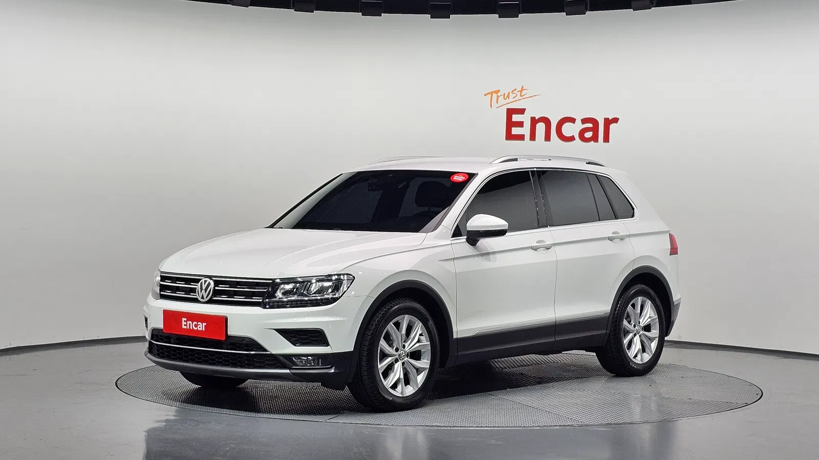 Volkswagen Tiguan 2e génération 2.0 TDI Premium 2020 — photo 1 sur 35