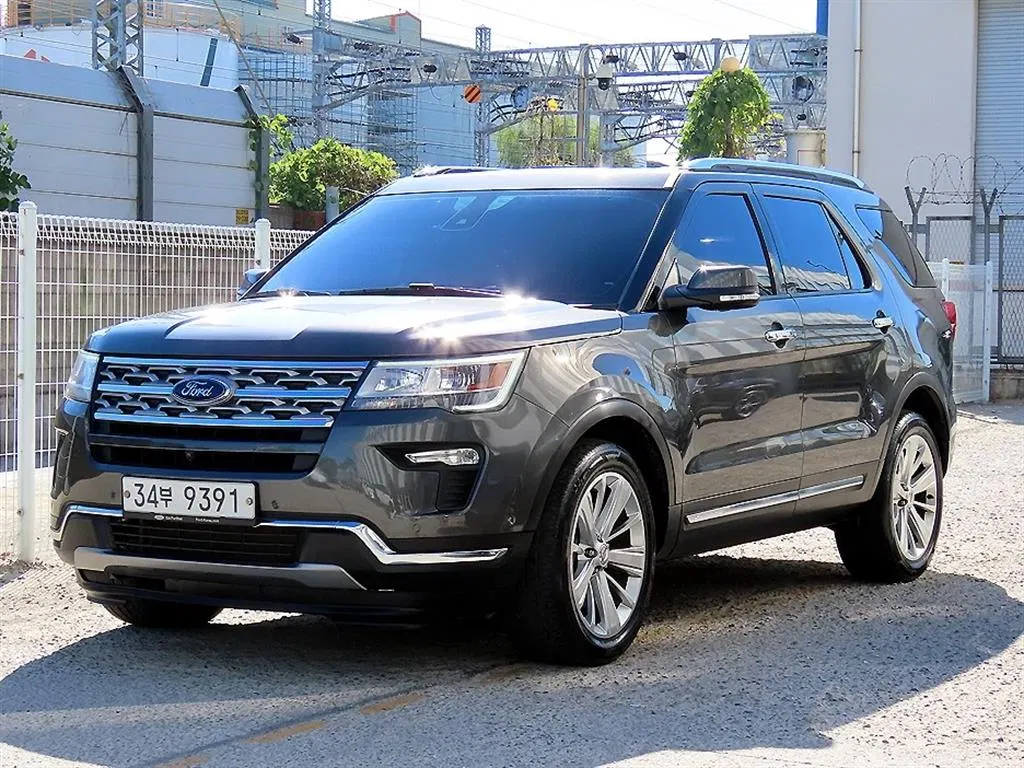 Ford Explorer 2.3 Limited 4WD 2018 — photo 1 sur 26