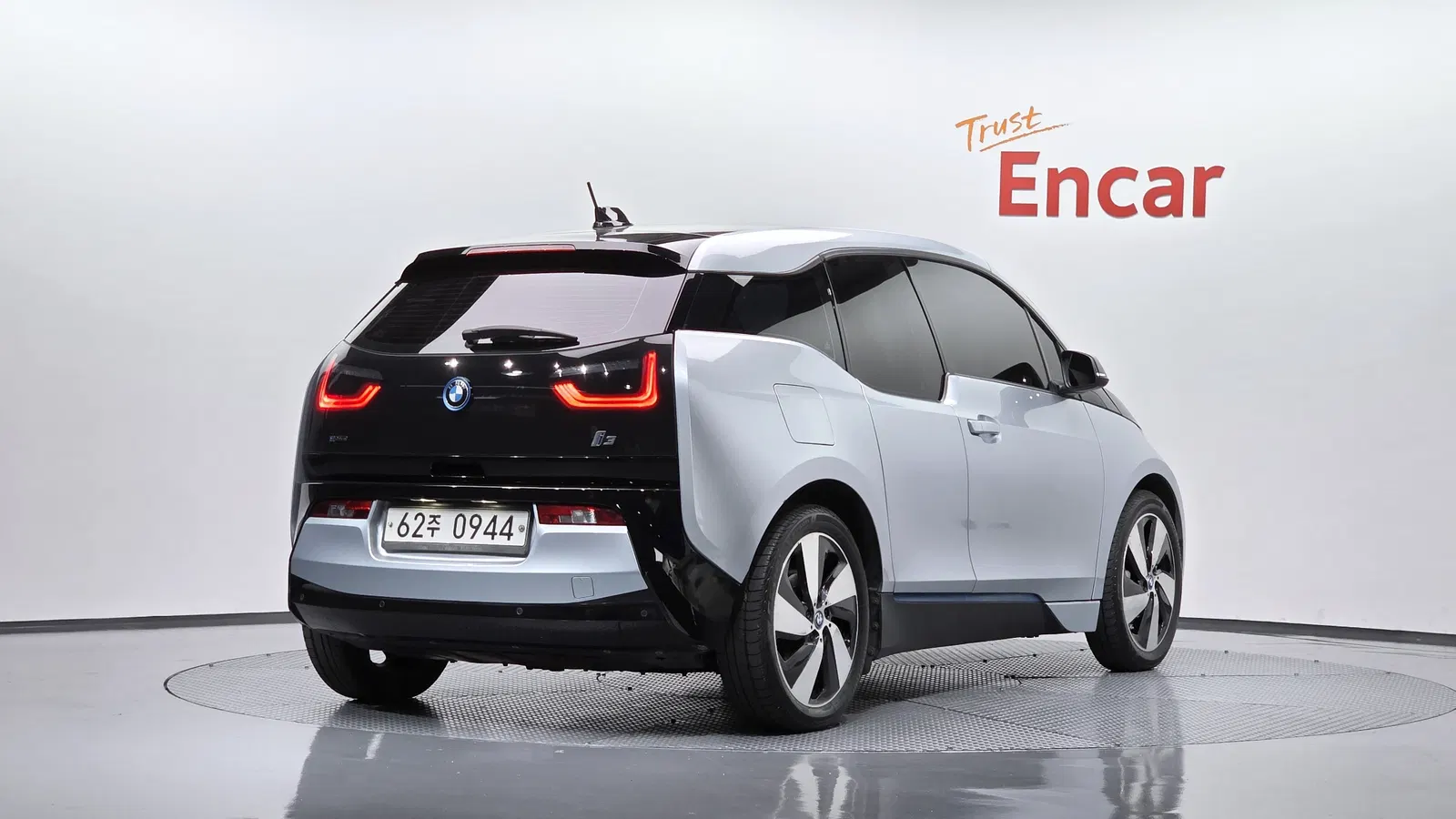 BMW i3 Lux 2015 — photo 1 sur 30