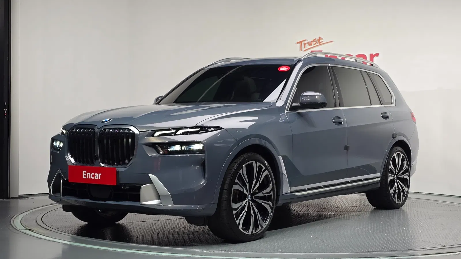 BMW X7 (G07) xDrive 40i Design Pure Excellence FirstEdition 6 places 2023 — photo 1 sur 40