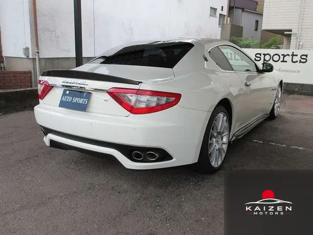 Maserati GranTurismo S 2012 — photo 1 sur 8