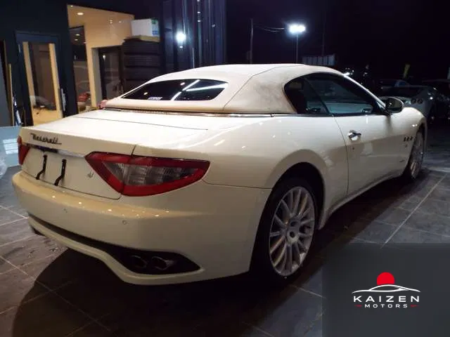 Maserati GranCabrio 4.7 2010 — photo 1 sur 8