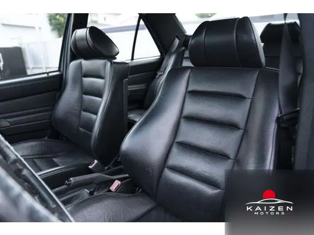 Mercedes-Benz 190 2.5-16V 1989 — photo 1 sur 8