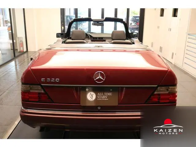 Mercedes-Benz Classe E E320 Cabriolet 1993 — photo 1 sur 8