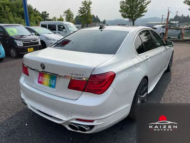 BMW 7 Series 740i 2009 — photo 1 sur 8