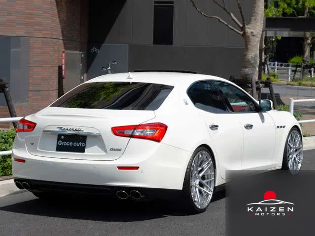 Maserati Ghibli S Q4 4WD neutrale22AW 2014 — photo 1 sur 8