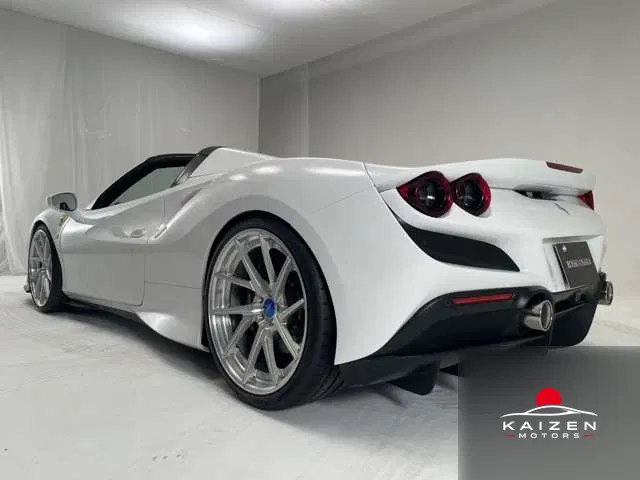 Ferrari F8 Spider F1 DCT 2021 — photo 1 sur 8