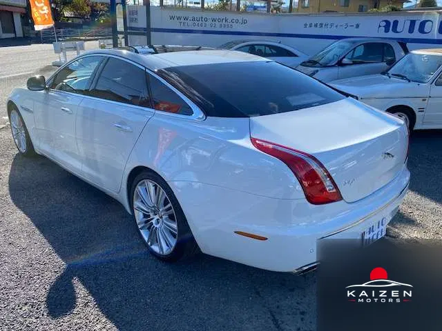 Jaguar XJ XJ Premium Luxury 2010 — photo 1 sur 8