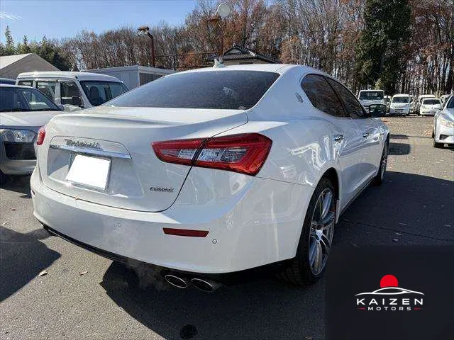 Maserati Ghibli S SR 2015 — photo 1 sur 8
