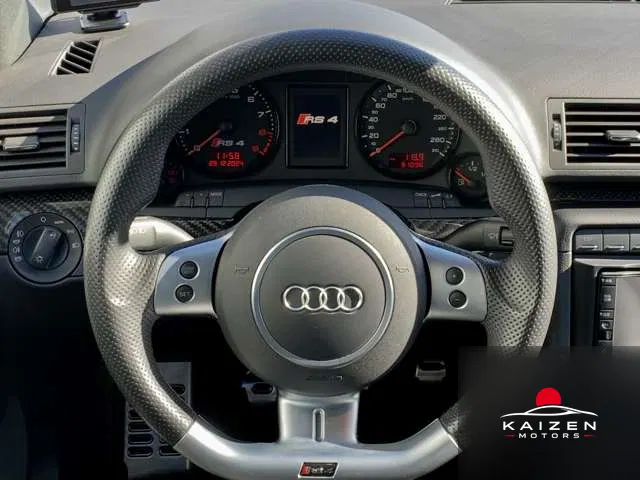 Audi RS4 4.2 4WD 6MT 2007 — photo 1 sur 8