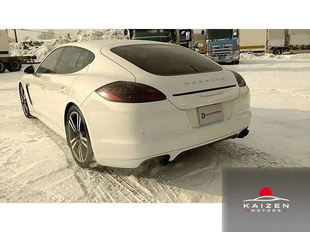 Porsche Panamera GTS PDK 4WD 2013 — photo 1 sur 8
