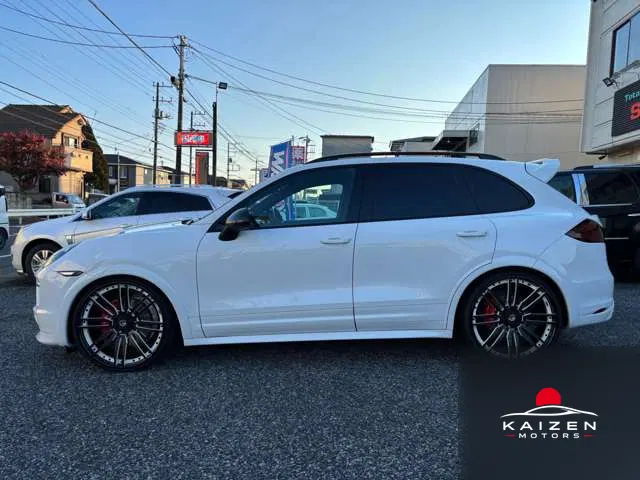 Porsche Cayenne GTS 4WD 2013 — photo 1 sur 8