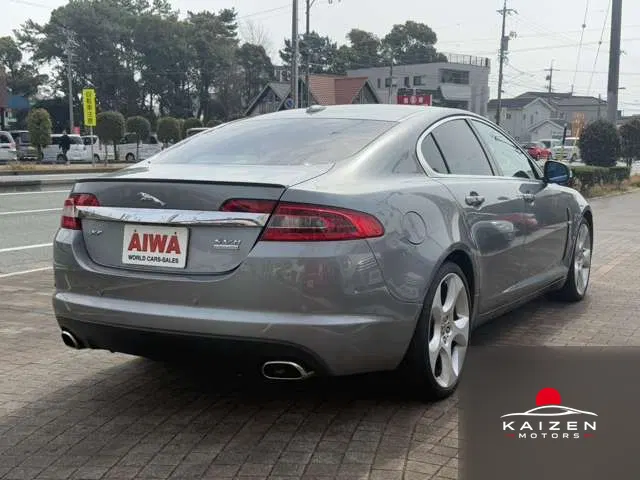 Jaguar XF SV8 2008 — photo 1 sur 8