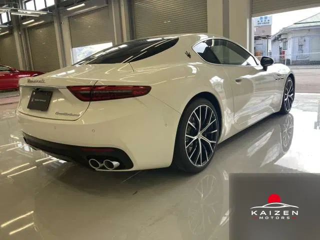 Maserati GranTurismo Modena 4WD 2024 — photo 1 sur 5
