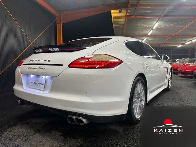 Porsche Panamera Turbo PDK 4WD 2011 — photo 1 sur 8