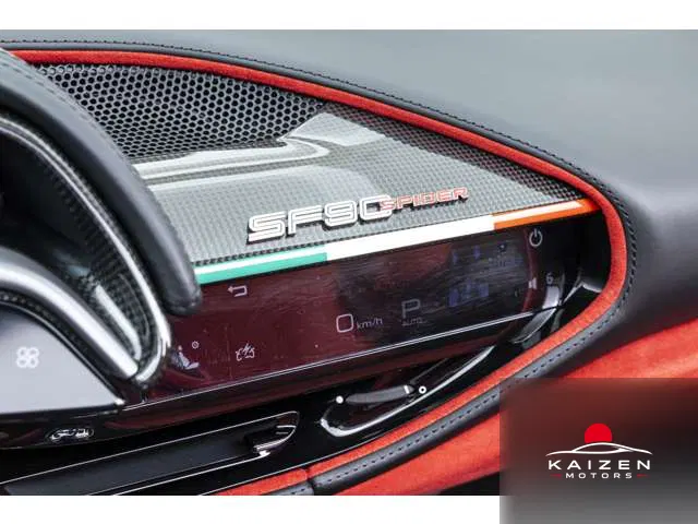 Ferrari SF90 Spider F1 DCT E4WD Nero Rosso Ferrari 2025 — photo 1 sur 8