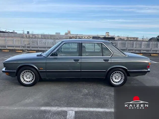 BMW 5 Series 533I 1983 — photo 1 sur 8