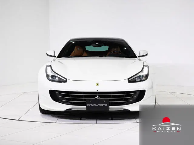 Ferrari GTC4 Lusso T 2018 — photo 1 sur 8