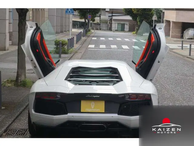 Lamborghini Aventador LP700-4 4WD 2016 — photo 1 sur 8