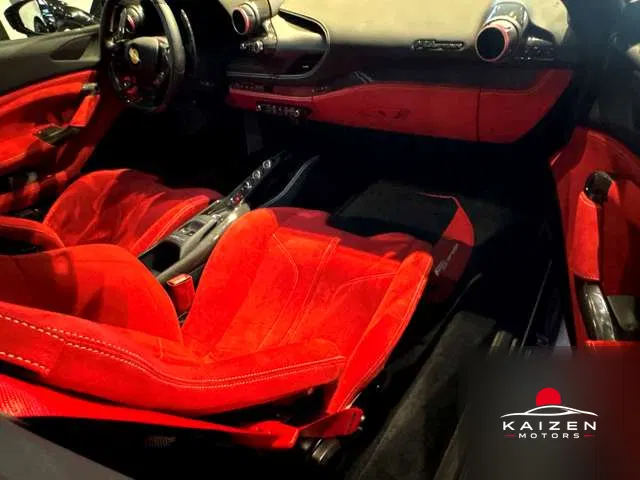 Ferrari F8 Spider F1 DCT Options Carbon 2021 — photo 1 sur 8