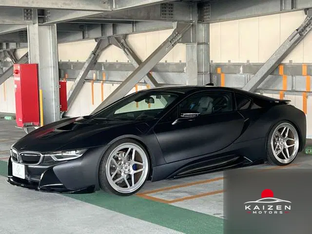 BMW i8 2015 — photo 1 sur 8