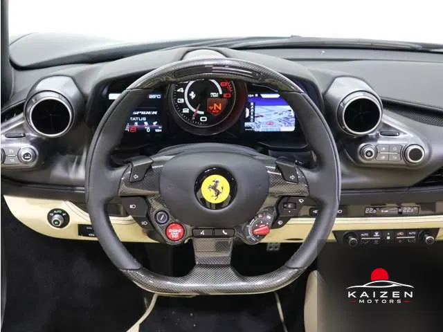 Ferrari F8 Spider F1 DCT 2022 — photo 1 sur 8