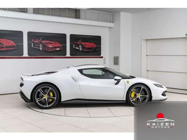 Ferrari 296GTB F1 DCT BiancoCervino 2023 — photo 1 sur 8