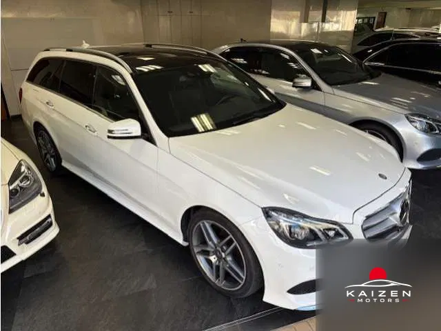 Mercedes-Benz Classe E E300 Break 2013 — photo 1 sur 8