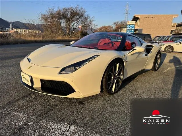 Ferrari 488 Spider F1 DCT 2016 — photo 1 sur 8
