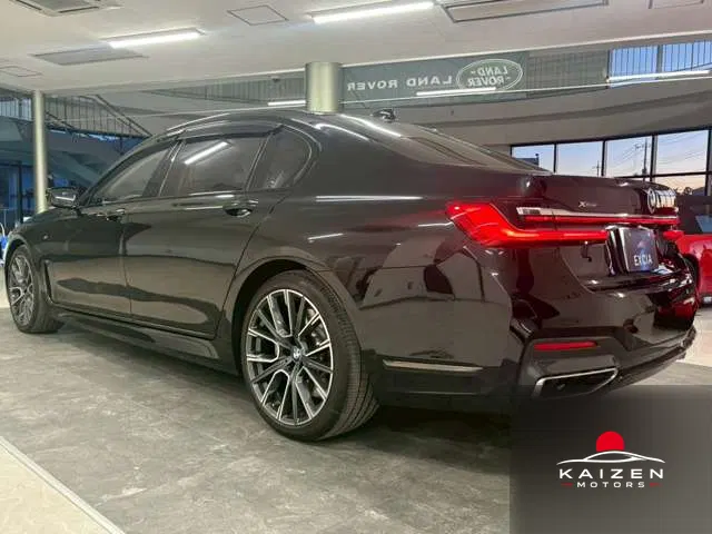 BMW 7 Series 750Li M Sport 4WD 2020 — photo 1 sur 8