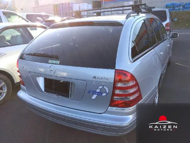 Mercedes-Benz Classe C C240 4WD Break 2004 — photo 1 sur 2
