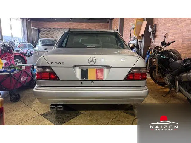 Mercedes-Benz Classe E E500 1994 — photo 1 sur 8