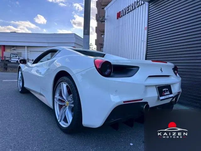 Ferrari 488 Spider F1 DCT 2018 — photo 1 sur 8