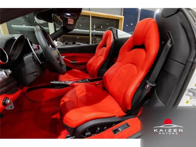 Ferrari F8 Spider F1 DCT RossoFerrari AppleCarPlay 2023 — photo 1 sur 8