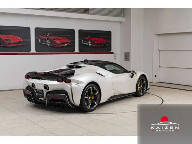 Ferrari SF90 Stradale F1 DCT E4WD Bianco Fuji Cuoio 2021 — photo 1 sur 8