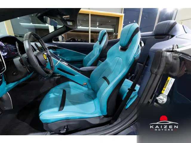 Ferrari Roma Spider F1 DCT NeroVelluto VerdeBellagio Carbon Aero 2025 — photo 1 sur 8