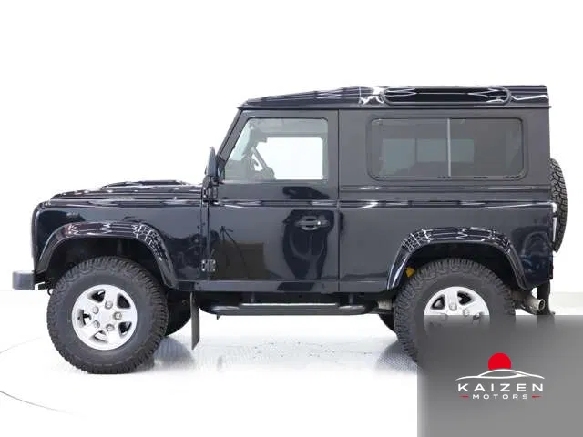 Land Rover Defender 90 2.2L Diesel 6MT 4WD 2012 — photo 1 sur 8