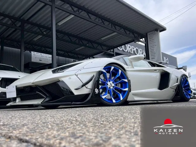 Lamborghini Aventador Roadster LP700-4 4WD 2015 — photo 1 sur 8