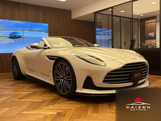 Aston Martin DB12 Volante 2024 — photo 1 sur 8