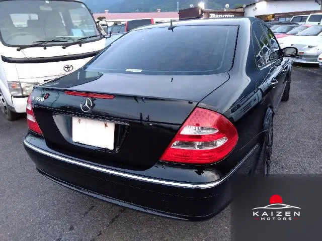 Mercedes-Benz Classe E E350 2006 — photo 1 sur 2