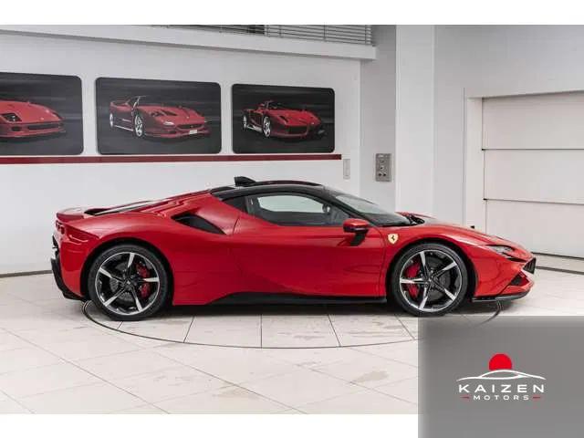 Ferrari SF90 Stradale F1 DCT E4WD Rosso Corsa 2023 — photo 1 sur 8