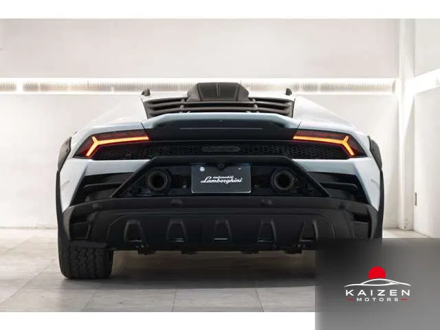 Lamborghini Huracán Sterrato (LDF) 4WD LHD Bianco Monocerus 2024 — photo 1 sur 8