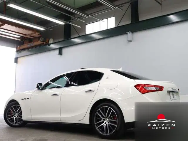 Maserati Ghibli 3.0 Touring P BSM 2016 — photo 1 sur 8