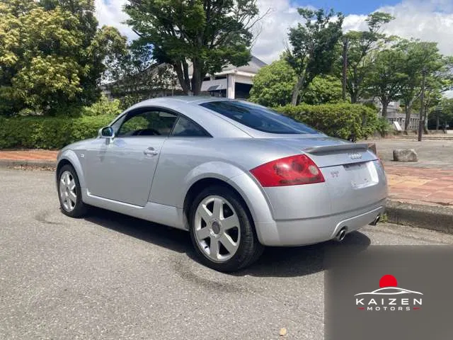 Audi TT Coupé 1.8T 4WD 2000 — photo 1 sur 8
